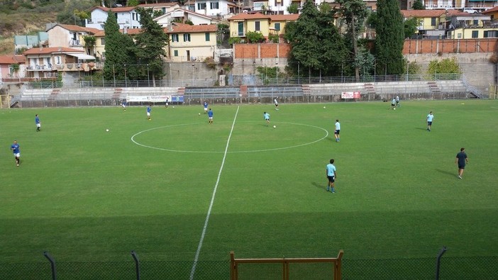 Imperia: presentato al Governo progetto per il rifacimento dell'illuminazione dello stadio Ciccione, "Potrà ospitare anche manifestazioni in notturna"