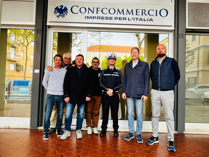 Confcommercio del Golfo dianese: "Buon lavoro al nuovo comandante della locale" Confcommercio del Golfo dianese: "Buon lavoro al nuovo comandante della locale"