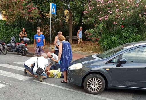 Diano Marina: anziana investita alle quattro strade, in volo l'elisoccorso di Albenga (Foto) Diano Marina: anziana investita alle quattro strade, in volo l'elisoccorso di Albenga (Foto)