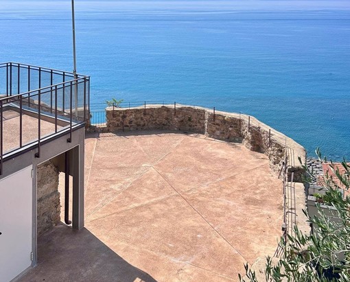 Cervo, il Bastione di Mezzodì riapre le porte dopo il restauro: inaugurazione con musica al tramonto e servizi a misura di famiglia