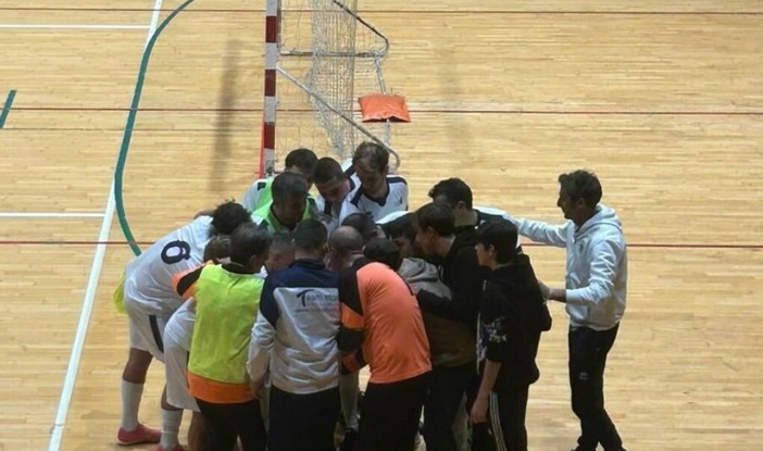 CALCIO A 5. Notte da dentro o fuori per  Caramagna e Airole al Palazzetto dello Sport