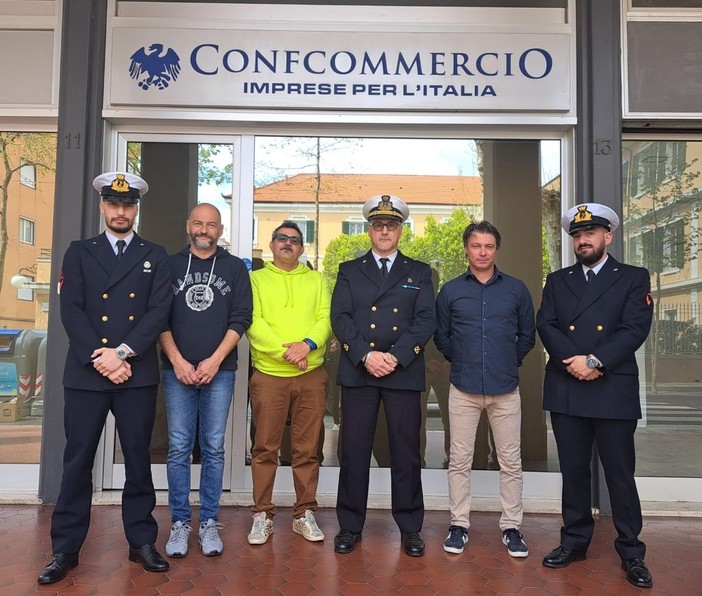 Diano Marina: il benvenuto di Confcommercio del Golfo Dianese e Balneari a Giuseppe Zarrillo, il nuovo responsabile della Capitaneria di Porto Diano Marina: il benvenuto di Confcommercio del Golfo Dianese e Balneari a Giuseppe Zarrillo, il nuovo responsabile della Capitaneria di Porto
