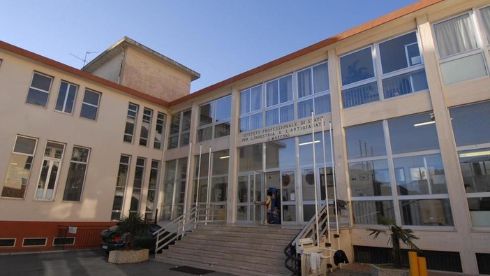 Imperia: l‘Istituto Marconi di via Gibelli si schiera contro il bullismo e la violenza di genere Imperia: l‘Istituto Marconi di via Gibelli si schiera contro il bullismo e la violenza di genere