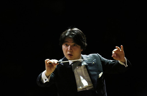 Il M° Kazuki Yamada dirige l'Orchestra Filarmonica di Monte-Carlo all'Auditorium Rainier III di Monaco