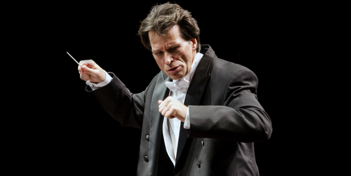 Kristian Alexander dirige l'orchestra Sinfonica di Sanremo al Teatro Cavour di Imperia Kristian Alexander dirige l'orchestra Sinfonica di Sanremo al Teatro Cavour di Imperia