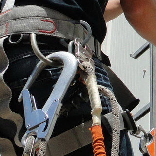 Iscrizioni aperte al nuovo corso di aggiornamento per ‘Lavori in quota con funi’ organizzato dalla Confartigianato