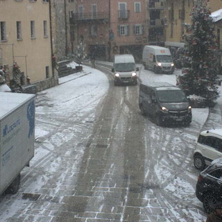 Il centro di Limone Piemonte sotto la neve