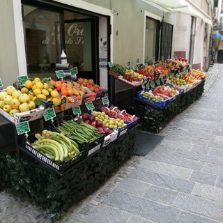 Un nuovo negozio di frutta e verdura per sfidare la pandemia. Apre 'L’Orto di Santo Stefano'