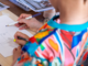 "L’Arte di Accogliere": a Borgo San Moro la scuola si trasforma in una galleria "L’Arte di Accogliere": a Borgo San Moro la scuola si trasforma in una galleria