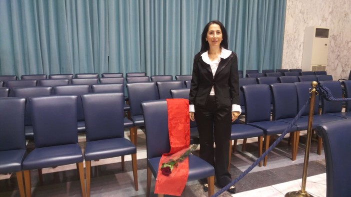 Imperia: una sedia speciale contro la violenza sulle donne, l'iniziativa di Laura Marabello in Consiglio Comunale Imperia: una sedia speciale contro la violenza sulle donne, l'iniziativa di Laura Marabello in Consiglio Comunale