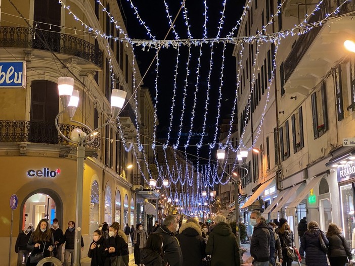 La neve frena un po' i turisti in riviera per l'Immacolata, ma a Capodanno Sanremo sarà strapiena