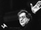 ACCADDE OGGI, 22 MAGGIO 1990. Il compositore Luciano Berio regala la sua villa di Oneglia alla Soms ACCADDE OGGI, 22 MAGGIO 1990. Il compositore Luciano Berio regala la sua villa di Oneglia alla Soms