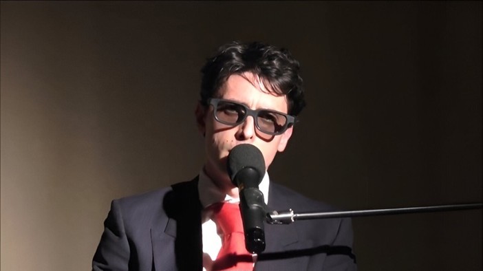 Rassegna teatro italiano under 35, ‘L'ultimo Sospiro’: spettacolo di e con Alessandro Persichella al Cavour Rassegna teatro italiano under 35, ‘L'ultimo Sospiro’: spettacolo di e con Alessandro Persichella al Cavour