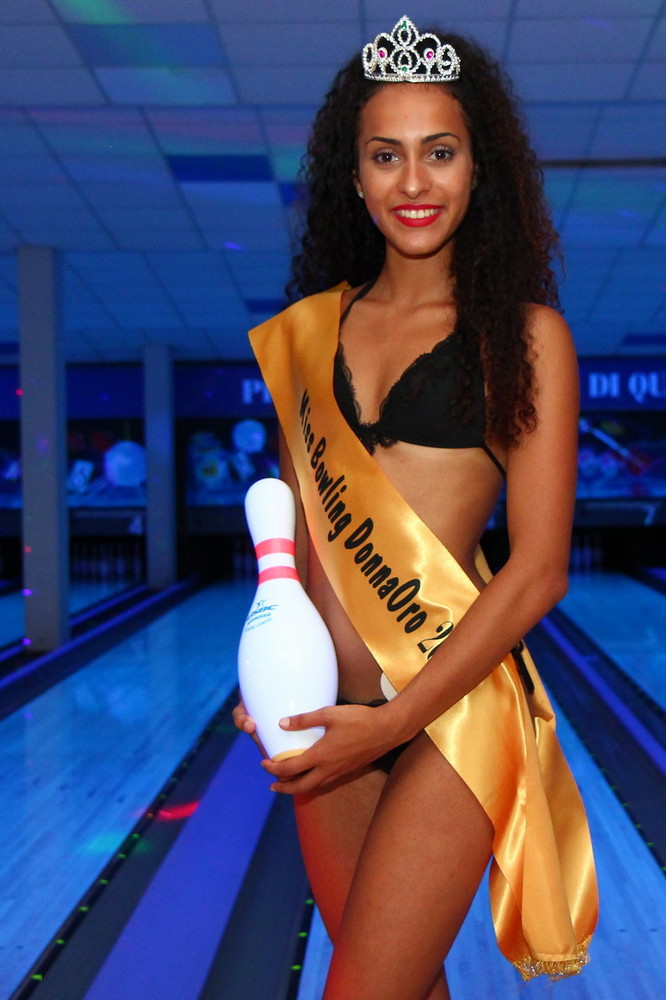 Diano Marina: la 17enne cuneese Laïla Bounani è la nuova Miss Bowling Donnaoro 2018