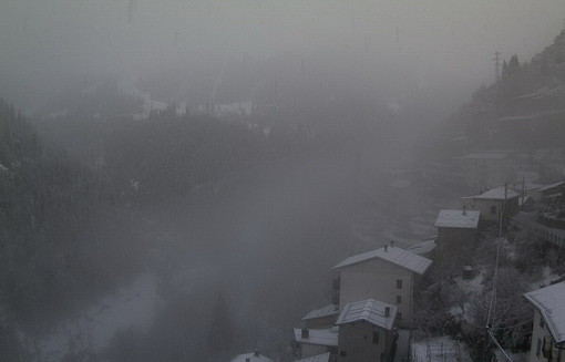 Pioggia e temporali a Ponente, in montagna torna la neve: fino a 20 cm nelle località sciistiche Pioggia e temporali a Ponente, in montagna torna la neve: fino a 20 cm nelle località sciistiche