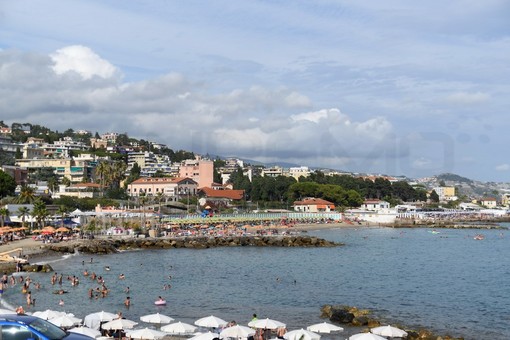 Camere di Commercio Riviere di Liguria: riapertura a rischio per pubblici esercizi e bagni marini