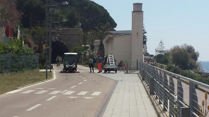 Riunione per il futuro della pista ciclabile: la proprietà verrà divisa tra Amaie Energia ed i Comuni di Sanremo ed Ospedaletti Riunione per il futuro della pista ciclabile: la proprietà verrà divisa tra Amaie Energia ed i Comuni di Sanremo ed Ospedaletti
