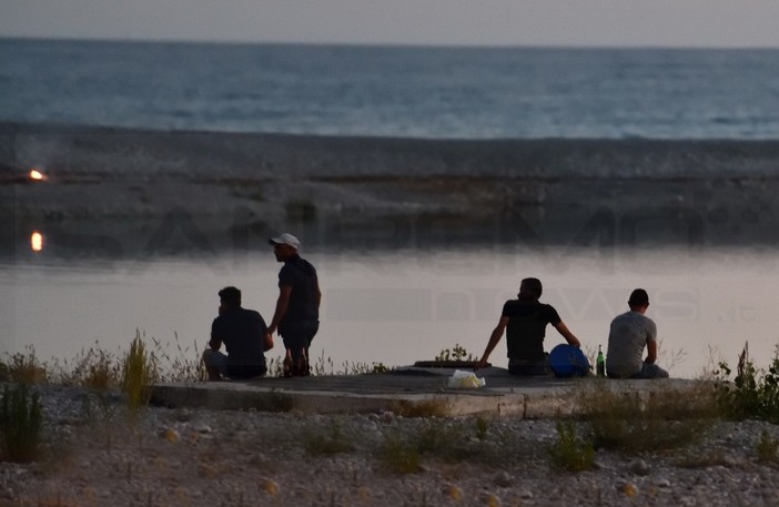 Non si arresta l'emergenza migranti nell'imperiese, in molti vittime del 'pushback': privati di documenti, soldi, vestiti e della loro identità