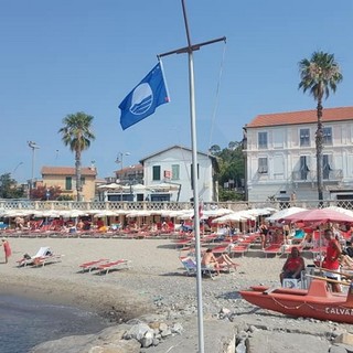 Fase 2 e apertura delle spiagge: Bissolotti (Liguria Popolare) &quot;Sicuri di volere 10 metri tra un ombrellone e l'altro?&quot;