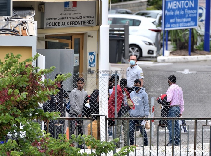 Migranti in autostrada: Lega “Situazione pericolosa e intollerabile, più personale per contrastare fenomeno migratorio” Migranti in autostrada: Lega “Situazione pericolosa e intollerabile, più personale per contrastare fenomeno migratorio”