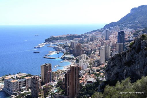 La Malizia del Monaco ovvero come la Rocca divenne uno Stato. Origini avventurose del Principato La Malizia del Monaco ovvero come la Rocca divenne uno Stato. Origini avventurose del Principato