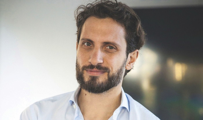 Lo scrittore Mario Natangelo ospite della rassegna 'Un libro aperto' di Imperia Lo scrittore Mario Natangelo ospite della rassegna 'Un libro aperto' di Imperia