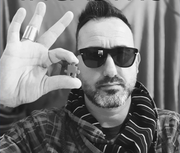 Manuel Gandossi alla libreria Ragazzi per presentare il suo “Incastro” Manuel Gandossi alla libreria Ragazzi per presentare il suo “Incastro”