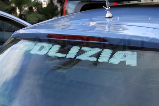 Imperia: la Polizia Stato interviene per una violenta lite, denunciato per estorsione e lesioni il responsabile Imperia: la Polizia Stato interviene per una violenta lite, denunciato per estorsione e lesioni il responsabile