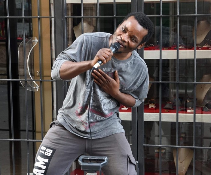 Sanremo: aveva aggredito a morsi tre carabinieri, cantante di strada condannato a due mesi e venti giorni