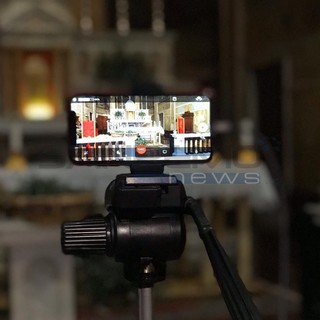 Essere cristiani ai tempi del Coronavirus: sarà una Pasqua in streaming per molte parrocchie della Diocesi di Ventimiglia Sanremo Essere cristiani ai tempi del Coronavirus: sarà una Pasqua in streaming per molte parrocchie della Diocesi di Ventimiglia Sanremo