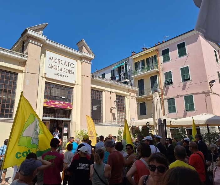 Imperia, riapre il Mercato Campagna Amica: torna l’appuntamento con i prodotti del territorio Imperia, riapre il Mercato Campagna Amica: torna l’appuntamento con i prodotti del territorio