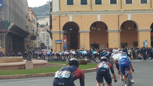 Milano-Sanremo, tutti i passaggi e le interruzioni del traffico