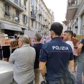 Ventimiglia: protesta 'no border' al point della Lega, Garavaglia &quot;Violenza da condannare ma contro di noi è normale&quot; (Video)