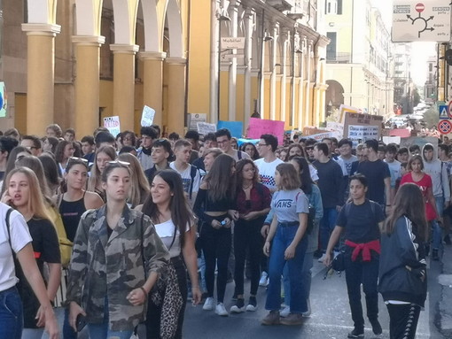 Imperia: il pensiero di una pedagogista dell'Associazione Genitori Attivi sulla manifestazione di ieri Imperia: il pensiero di una pedagogista dell'Associazione Genitori Attivi sulla manifestazione di ieri