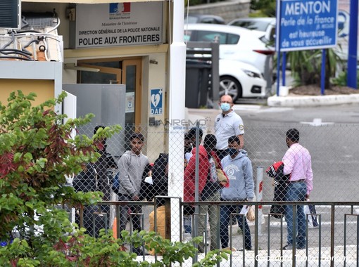 Migranti in autostrada: Lega “Situazione pericolosa e intollerabile, più personale per contrastare fenomeno migratorio” Migranti in autostrada: Lega “Situazione pericolosa e intollerabile, più personale per contrastare fenomeno migratorio”