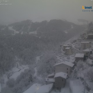 Nevicata a Monesi dalla webcam di Piaggia Nevicata a Monesi dalla webcam di Piaggia