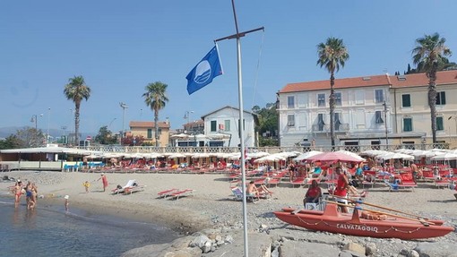 Fase 2 e apertura delle spiagge: Bissolotti (Liguria Popolare) &quot;Sicuri di volere 10 metri tra un ombrellone e l'altro?&quot;