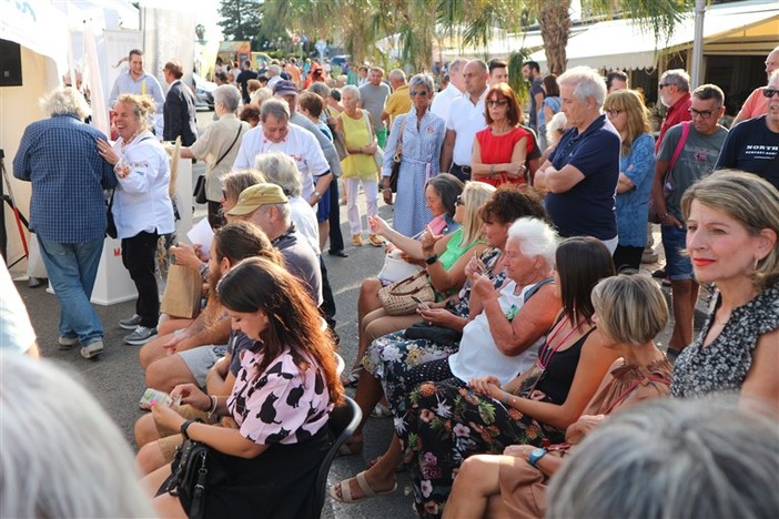 Sanremo: grande folla a Portovecchio per la prima giornata di Mare Cultura (Galleria fotografica) Sanremo: grande folla a Portovecchio per la prima giornata di Mare Cultura (Galleria fotografica)