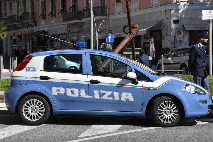 Botte, minacce e stalking alla sua ex, dopo 20 giorni finalmente arrestato dalla Polizia un 55enne