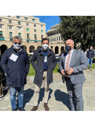Genova: manifestazione Fipe Confcommercio, Toti “Insisteremo con il Governo per il calendario delle riaperture”