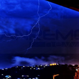 Maltempo e allerta gialla: stanotte forti temporali ma pioggia tra i 15 e i 20 mm sulla nostra provincia (Foto) Maltempo e allerta gialla: stanotte forti temporali ma pioggia tra i 15 e i 20 mm sulla nostra provincia (Foto)