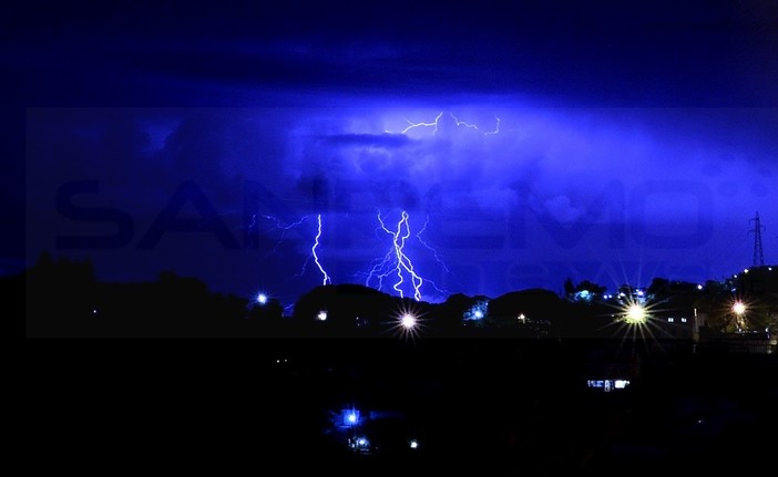 Torna il maltempo sulla Liguria, Arpal emana allerta arancione per temporali