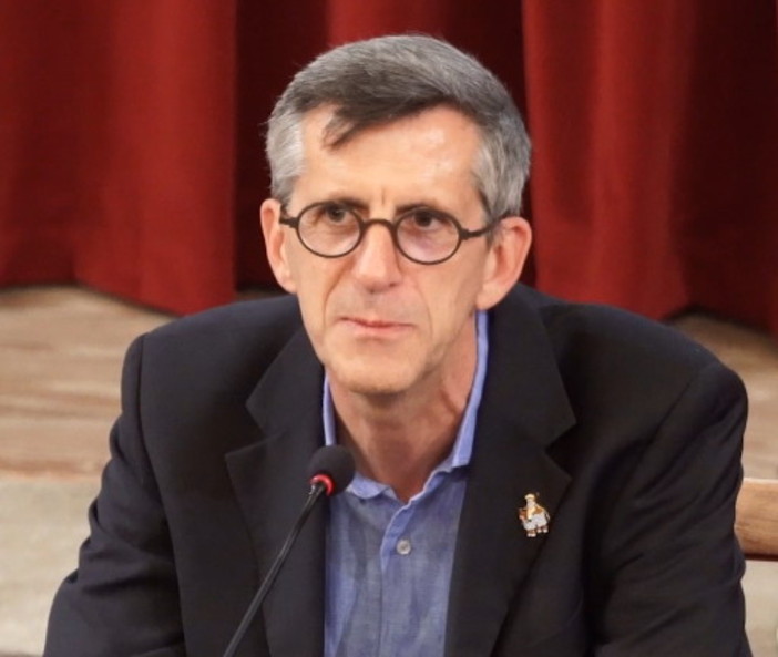 Lo scrittore Claudio Paglieri ospite ad Imperia della rassegna 'Un Libro aperto' Lo scrittore Claudio Paglieri ospite ad Imperia della rassegna 'Un Libro aperto'