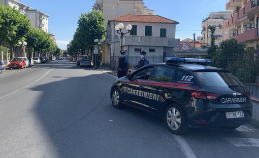 Arrestano un 45enne per furto in un'abitazione a Diano Marina: evade dai domiciliari e ruba un'auto
