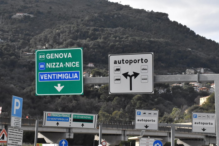 Viabilità, ecco i cantieri sull'A10 Genova-Ventimiglia e sull'A6 Savona-Torino previsti per la prossima settimana Viabilità, ecco i cantieri sull'A10 Genova-Ventimiglia e sull'A6 Savona-Torino previsti per la prossima settimana