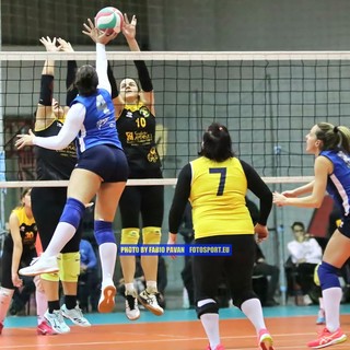 Volley: il Grafiche Amadeo femminile vince a Genova e ottengono la salvezza matematica