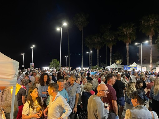 Grande successo per la Festa Europea della Musica a San Bartolomeo al Mare Grande successo per la Festa Europea della Musica a San Bartolomeo al Mare