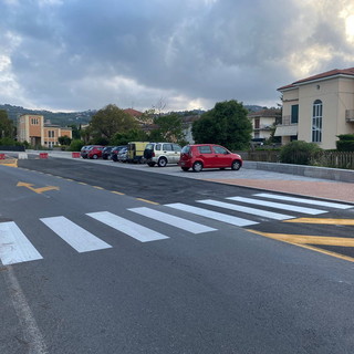 Diano Marina: completata la prima parte dei parcheggi sull'ex sedime ferroviario fino all'ex stazione (Foto)