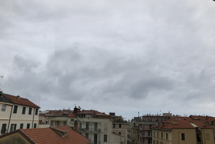 Nelle prossime ore, nuovo peggioramento delle condizioni meteorologiche con piogge, rovesci e temporali forti