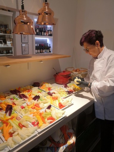 All'Osteria del Tempo Stretto la Bagna Cauda di venerdì 19 è sold out, ma si può gustare anche sabato 20 gennaio All'Osteria del Tempo Stretto la Bagna Cauda di venerdì 19 è sold out, ma si può gustare anche sabato 20 gennaio